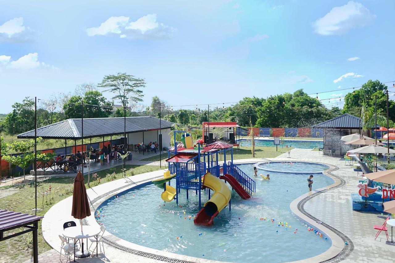 Reddoorz Premium @ Dna Fun Zone 2* Pekanbaru