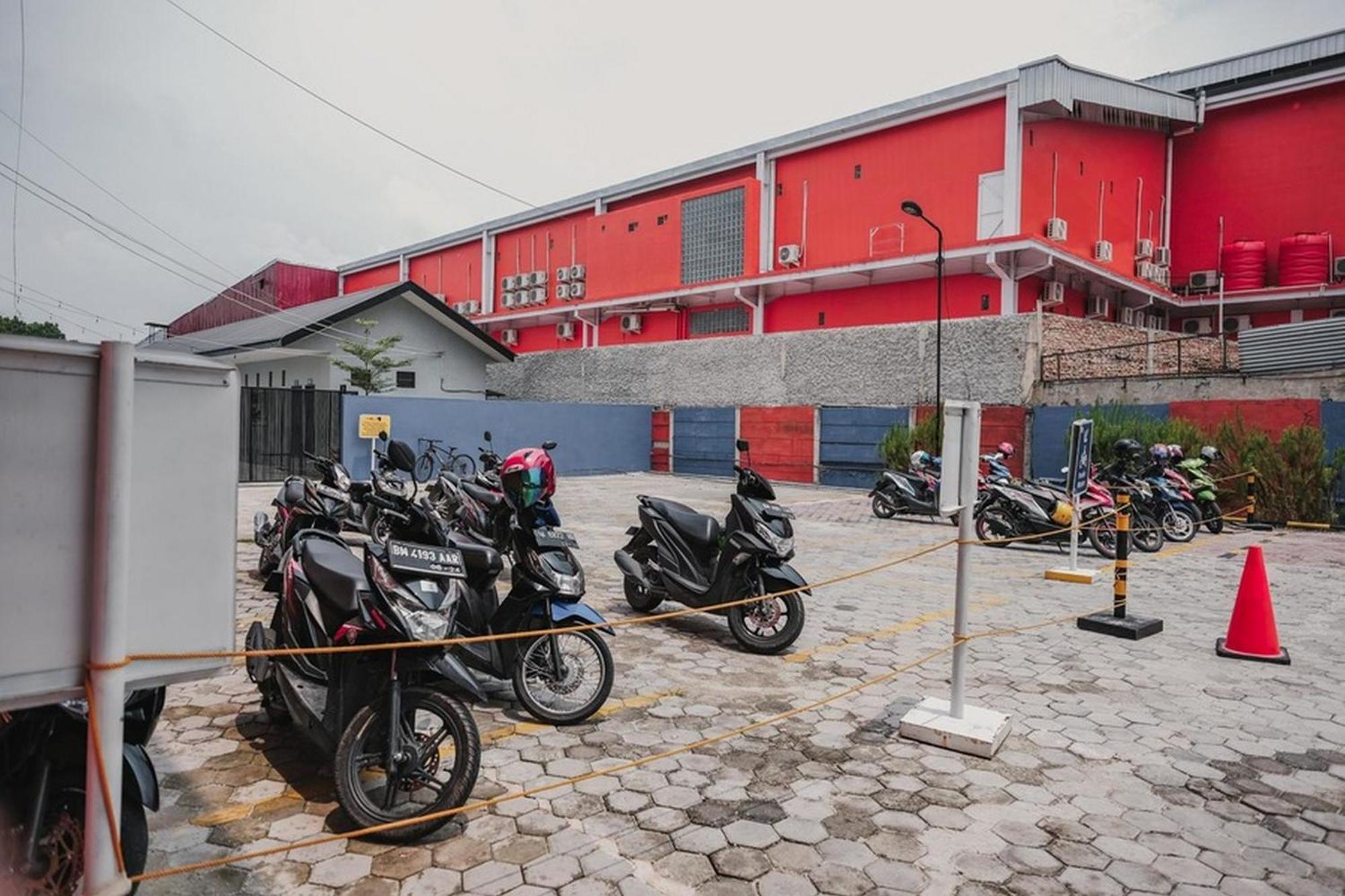 Hotel Reddoorz Premium @ Dna Fun Zone Pekanbaru